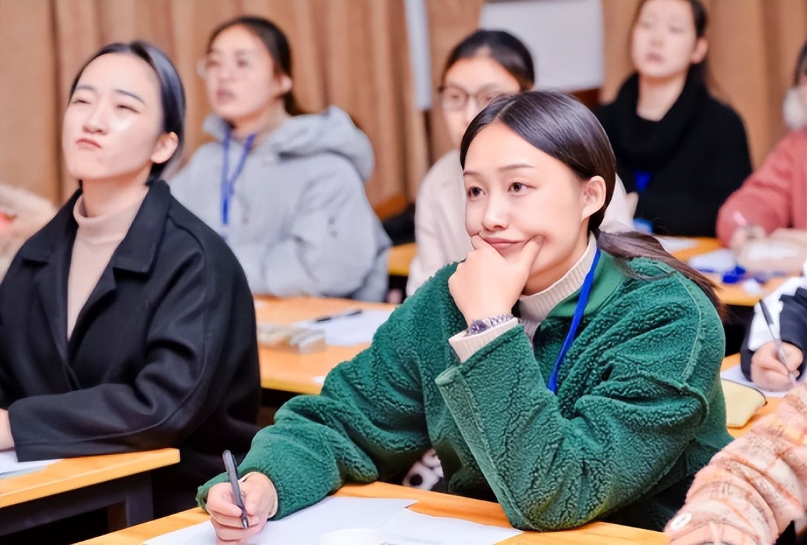 女孩最适合学的专业有哪些（女孩适合学什么专业好就业大学）-第4张图片-昕阳网